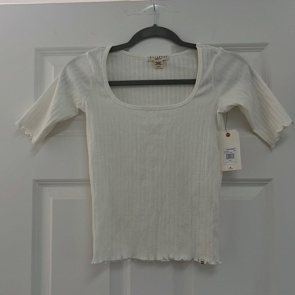 New with tags billabong ribbed shirt
